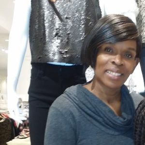 Meet your Posher, Dee